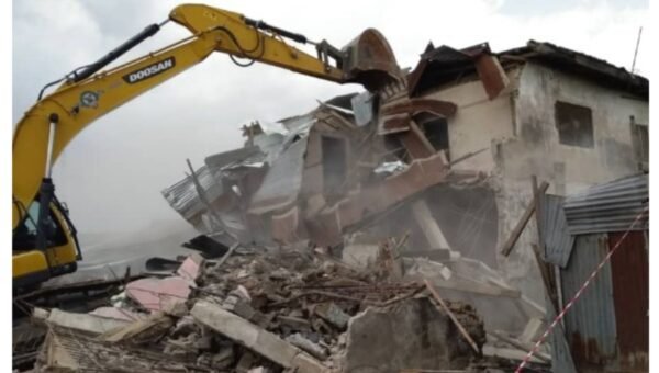 LAWMA demolishes illegal structures on Lagos–Badagry Expressway