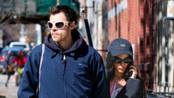 Harry Styles and Zoë Kravitz’s Tiny Winter Wedding Says Everything About Their Bond, and Niall Horan’s “Too Busy” RSVP Says Even More