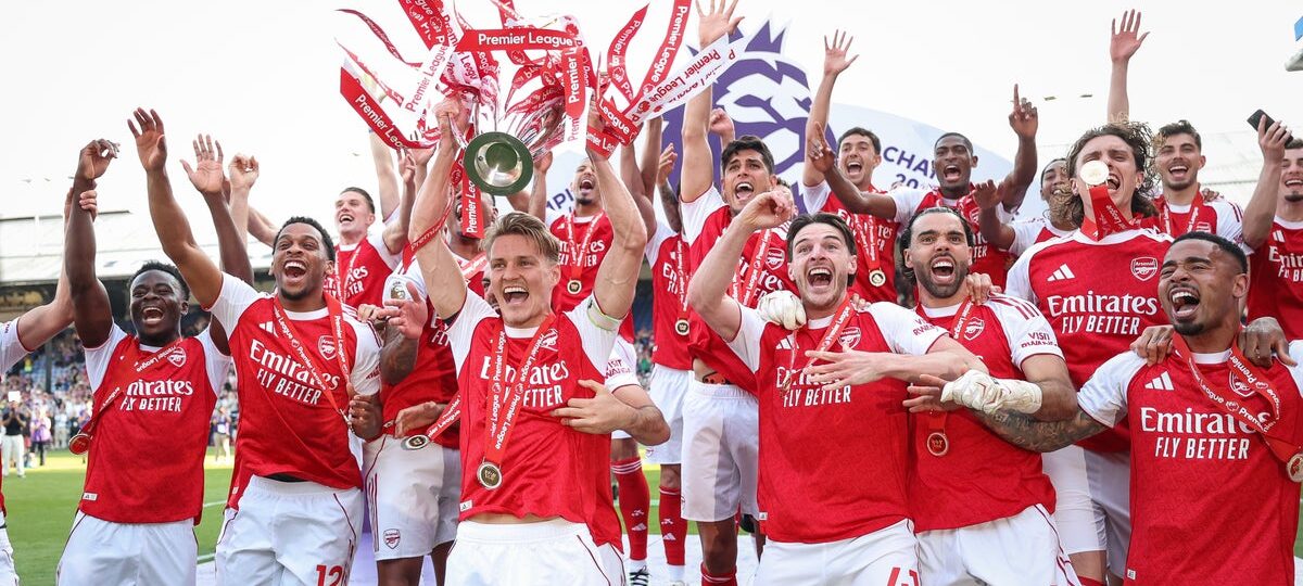When is the Arsenal trophy parade and what is the route?