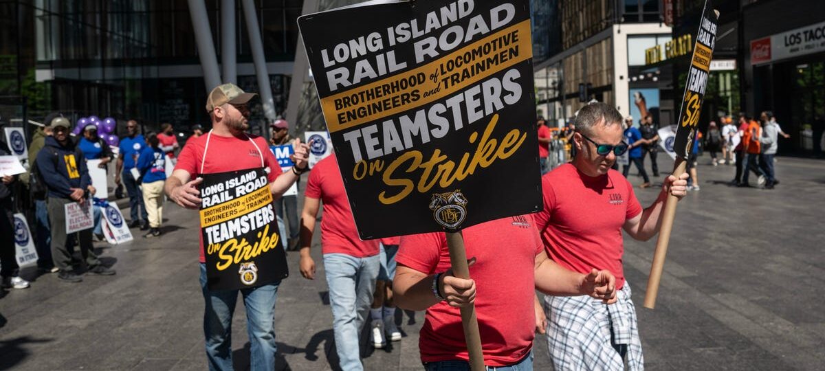 LIRR is set to resume service at midday after cutting a deal to end the strike