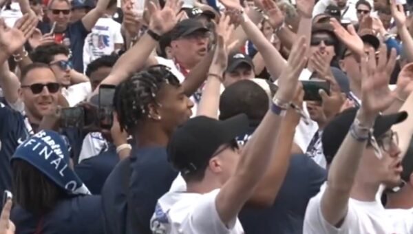 PSG fans in Budapest in good spirits ahead of Champions League final against Arsenal (Video)