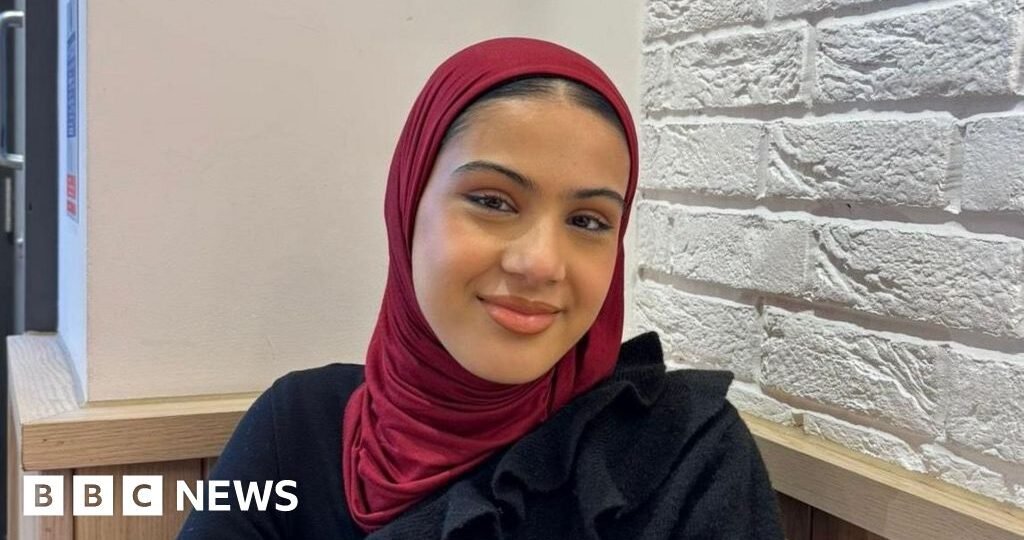 'I've applied for more than 400 roles' - how young people are facing the job shortage