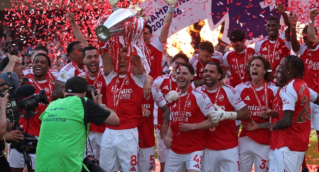 Arsenal Crowned Champions, Lift Premier League Trophy