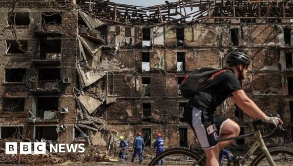 Russia threatens more Kyiv strikes and tells foreign nationals to leave