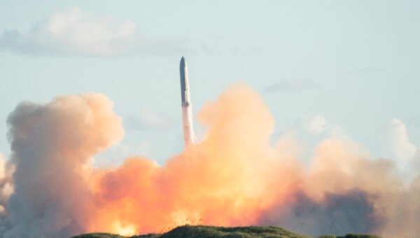 FAA orders SpaceX to investigate Starship V3 booster failure