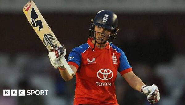 Capsey and Bell impress as England win T20 opener