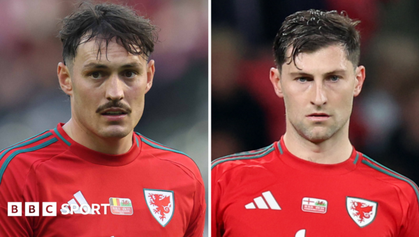 Roberts and Davies return from injury for Wales