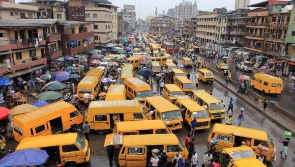Lagos: LAMATA prohibits carrying of heavy luggage on regulated buses