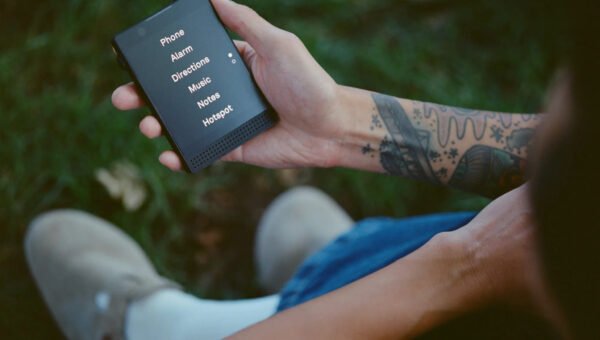 The minimalist Light Phone teams up with Andrew Yang’s Noble Mobile, which pays you to stop doomscrolling