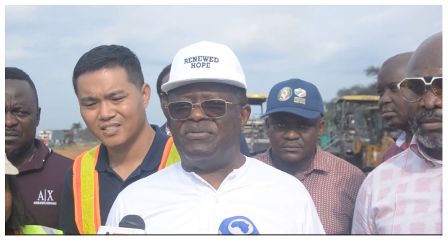 FG Signs Over N690bn Contracts For South-West, North-West Road Construction