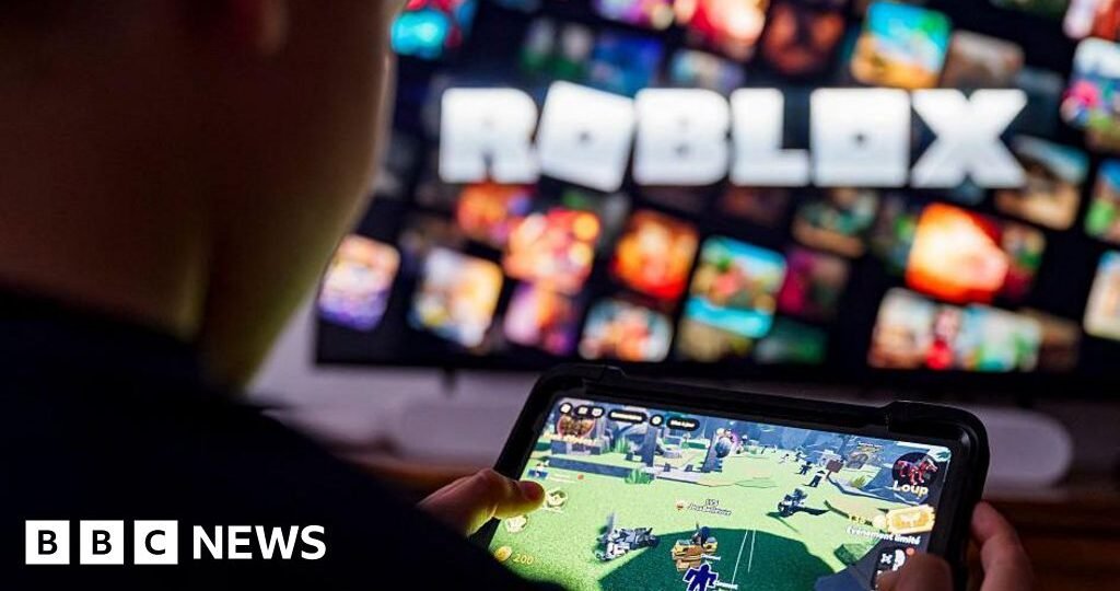 US groups urge investigation into child safety and spending on Roblox
