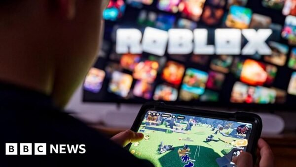 US groups urge investigation into child safety and spending on Roblox