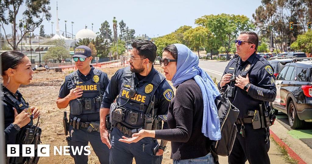 Father-of-8 security guard hailed as hero in San Diego mosque shooting