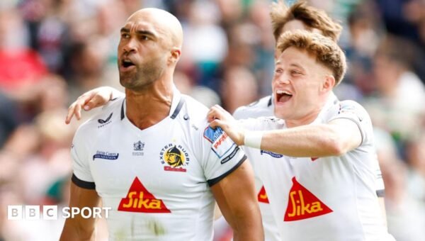 Exeter stun Leicester to set up Prem play-off drama