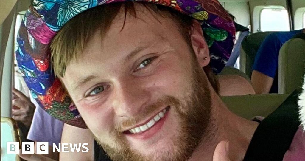 Race Across the World pairs unite for tribute run