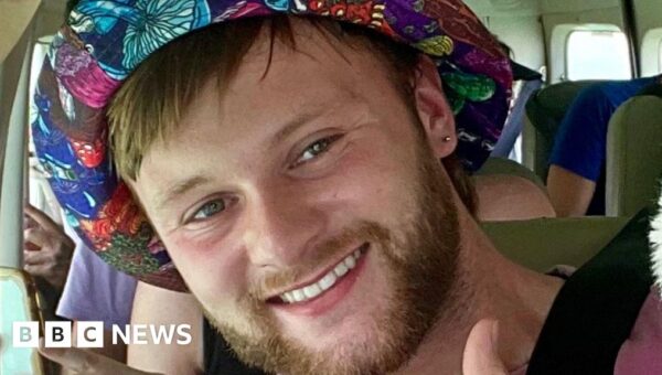 Race Across the World pairs unite for tribute run