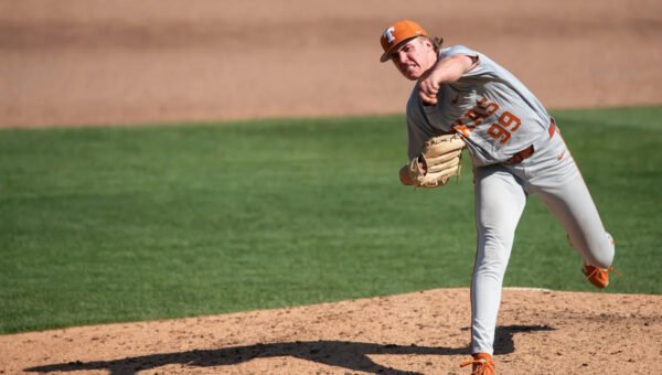 Texas baseball blasts Tarleton State 16-2 in Austin Regional