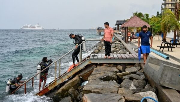 Maldives Rescue Diver Dies In Search For Missing Italians