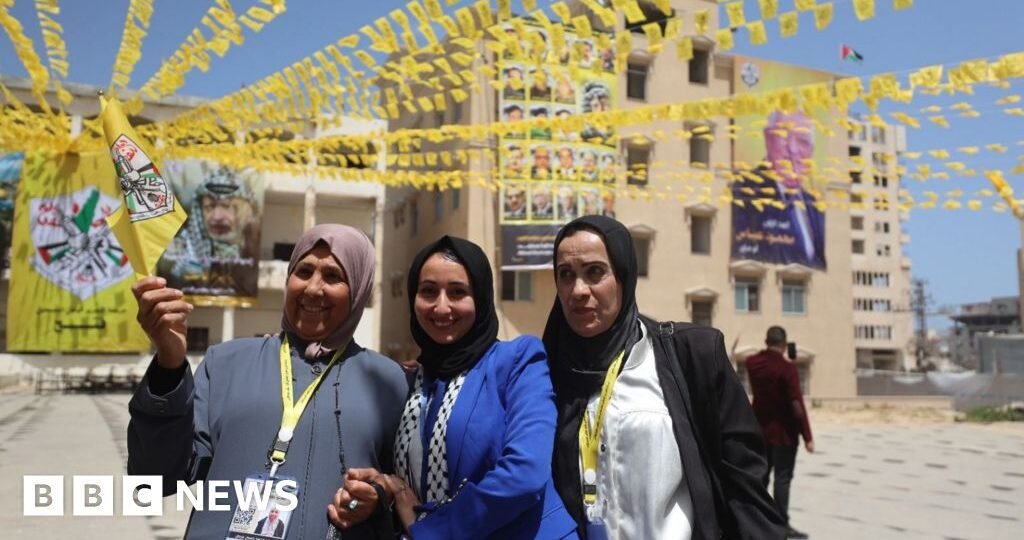 Palestinian leaders hold rare party meeting as polls show rising discontent
