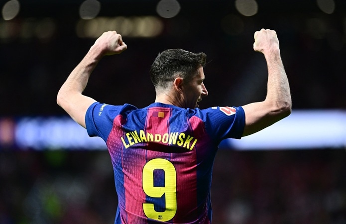 “Robert Lewandowski is a legend” – Barcelona boss Hansi Flick hails departing veteran striker (Video)