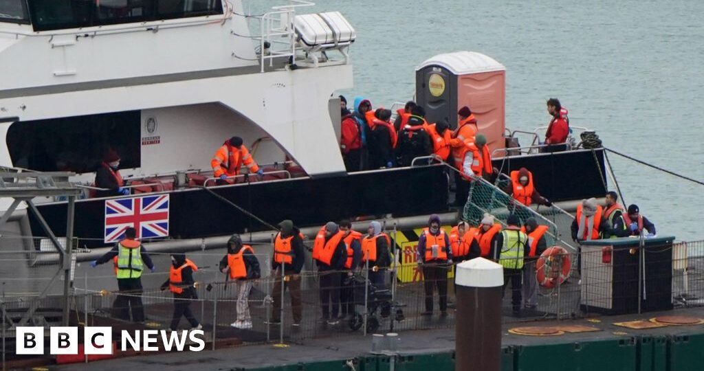 AI facial recognition to check age of asylum seekers from next year