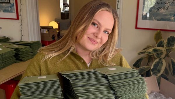 Gen Z are paying strangers around the world to send them handmade mail