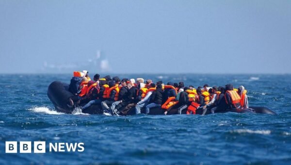 Almost 1,000 migrants cross Channel over bank holiday