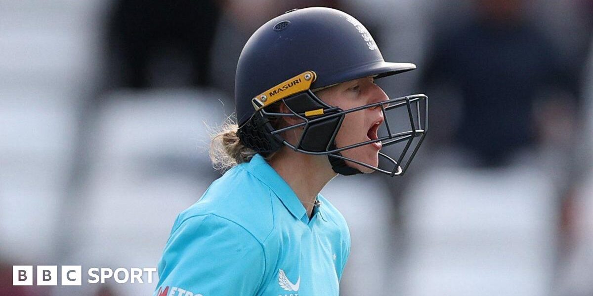 Dean drags England to one-wicket win over NZ