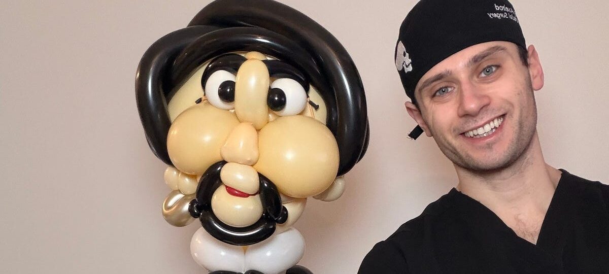 I have $400,000 in med school debt. I'm doing balloon art to pay it down.