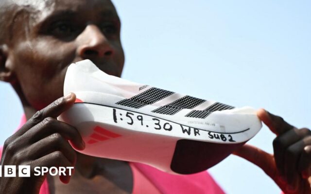 Athletics won’t strangle super-shoe innovation – Coe