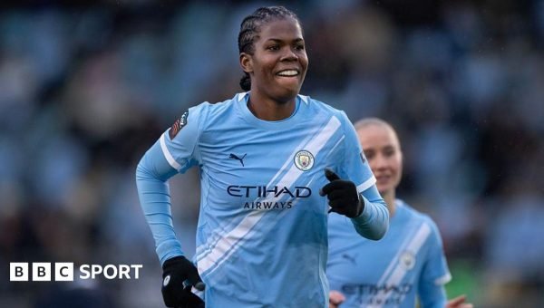 Shaw leads WSL player of the season shortlist