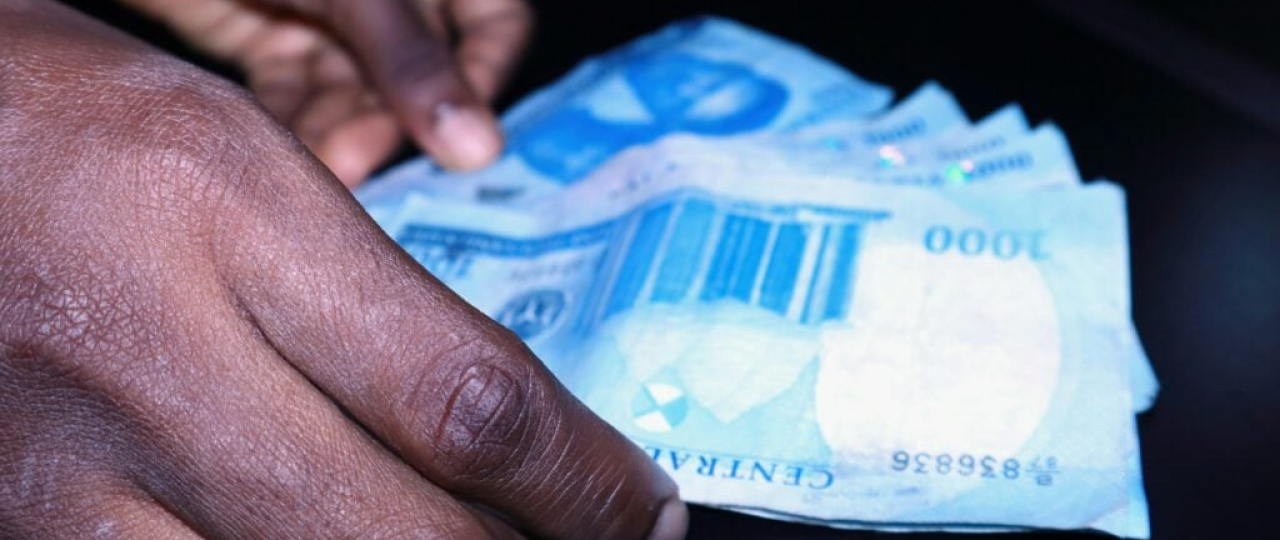 Naira depreciates to N1,392/$ in parallel market
