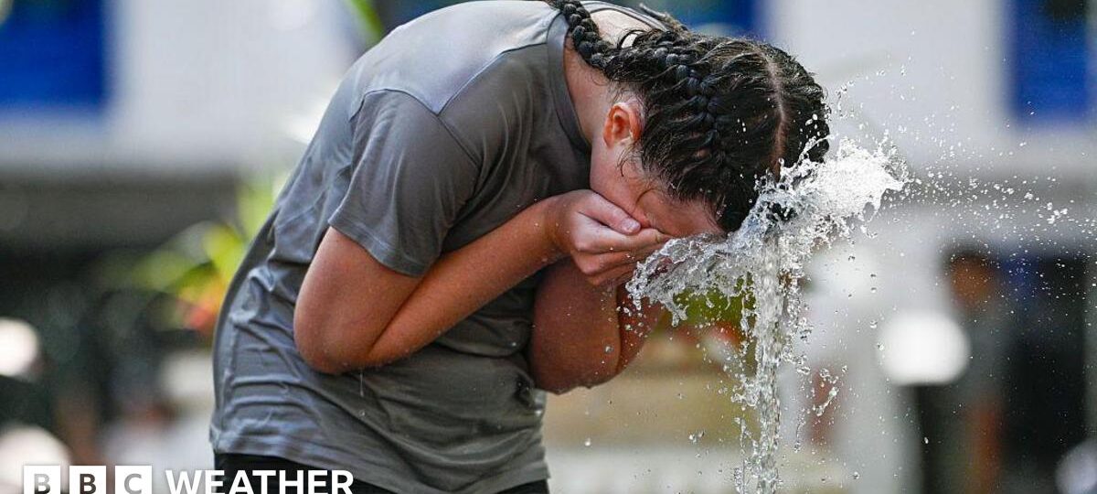 'Extraordinary' heat health alerts to come into force as record May heat possible