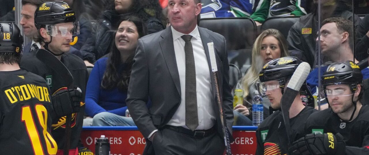 Rebuilding Canucks fire first-year coach Foote
