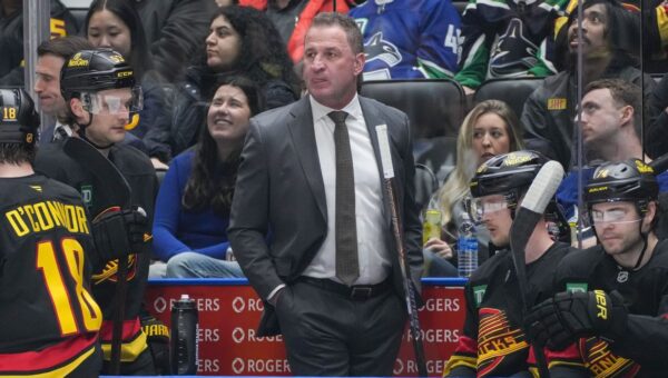 Rebuilding Canucks fire first-year coach Foote