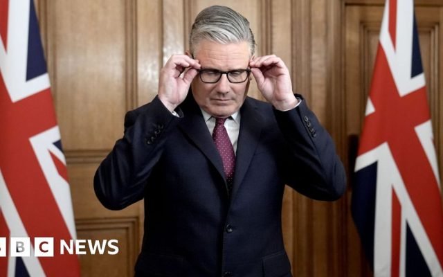 At a glance: Starmer grapples with leadership crisis