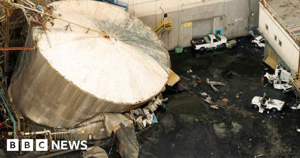 One killed and nine missing after chemical explosion at US paper mill