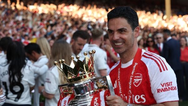 [PHOTOS] Arteta’s Arsenal Side Lift Premier League Trophy