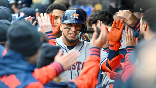 Paredes’ 2-run homer in the 1st inning powers Astros to a 2-1 win over the Twins