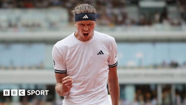 Title favourite Zverev cruises into quarter-finals