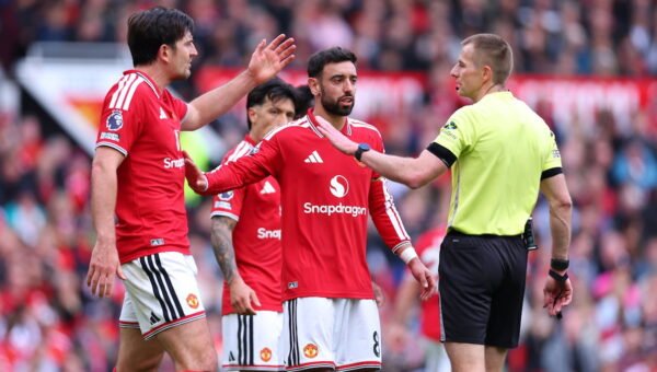 Cunha, Mainoo and Fernandes shortlisted for top Man United honour
