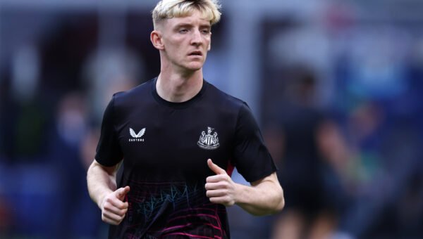 Transfer: Barcelona secure Gordon’s as Arsenal set Jesus’ price tag