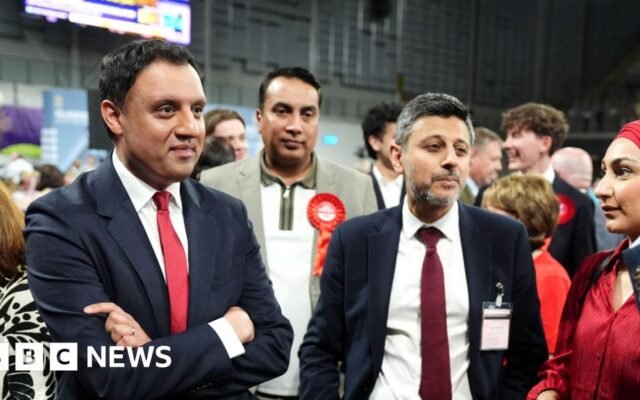 Sarwar says he will ‘absolutely’ stay on as Labour leader