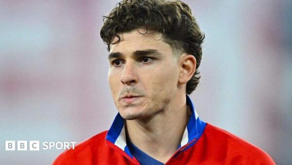 Atletico mock Barca’s Alvarez move with joke Lamine Yamal bid