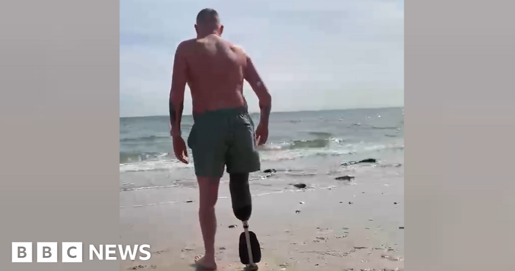I built my own prosthetic leg for swimming