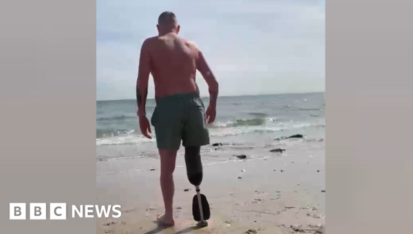 I built my own prosthetic leg for swimming