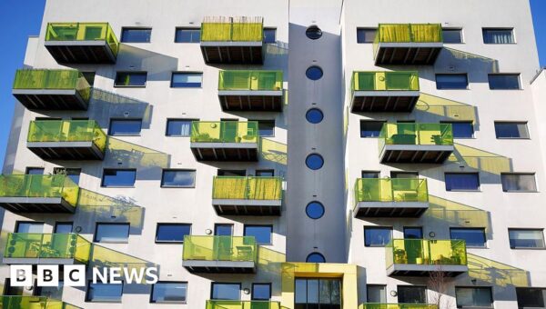 Speed up £250 cap on leasehold ground rent, MPs urge