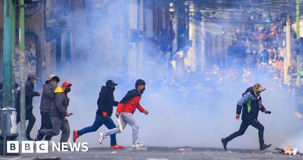 Anti-government demonstrators and police clash in Bolivia