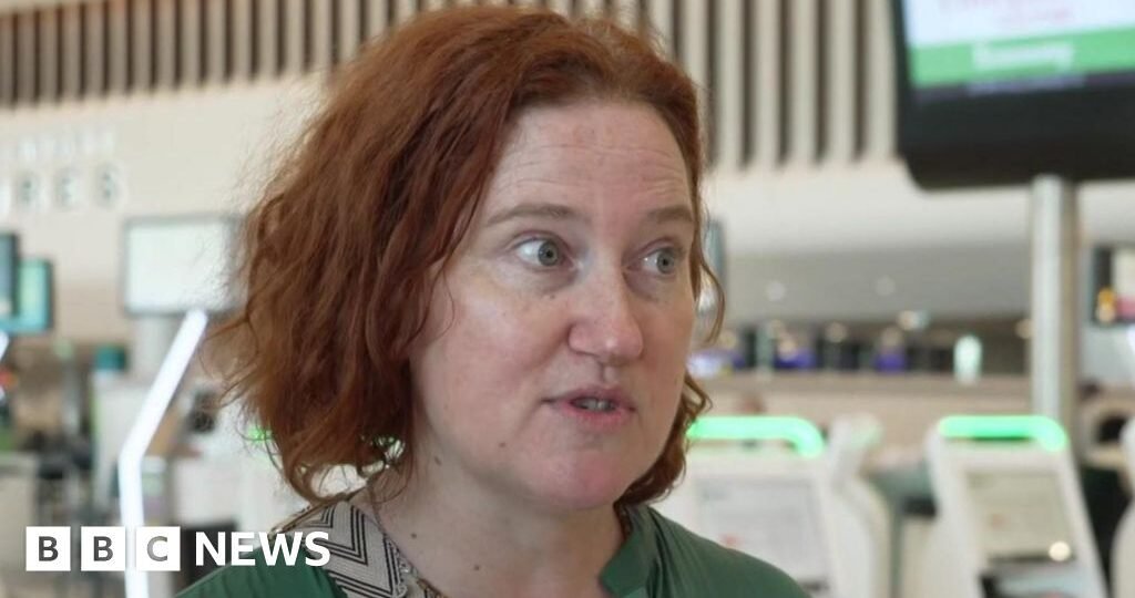 Ebola outbreak poses massive challenges, warns senior charity official