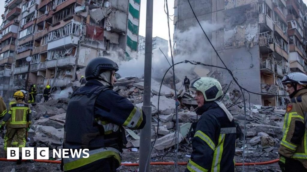 BBC at the scene of Russian strikes in Kyiv